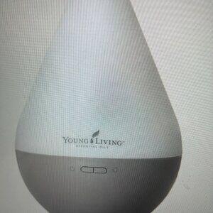 Young Living Essential Oils dewdrop diffuser humidifier atomizer aromatherapy